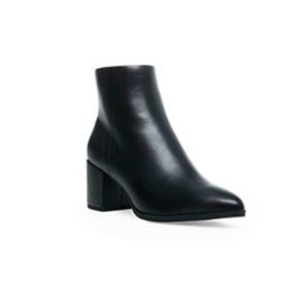 Madden Girl Dafni Black Faux Leather Pointed Toe Block Heel Ankle Boots